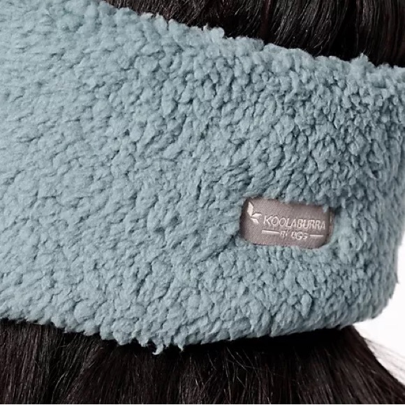 Koolaburra by Ugg Cafe Crème glove and headband set - Picture 3 of 5